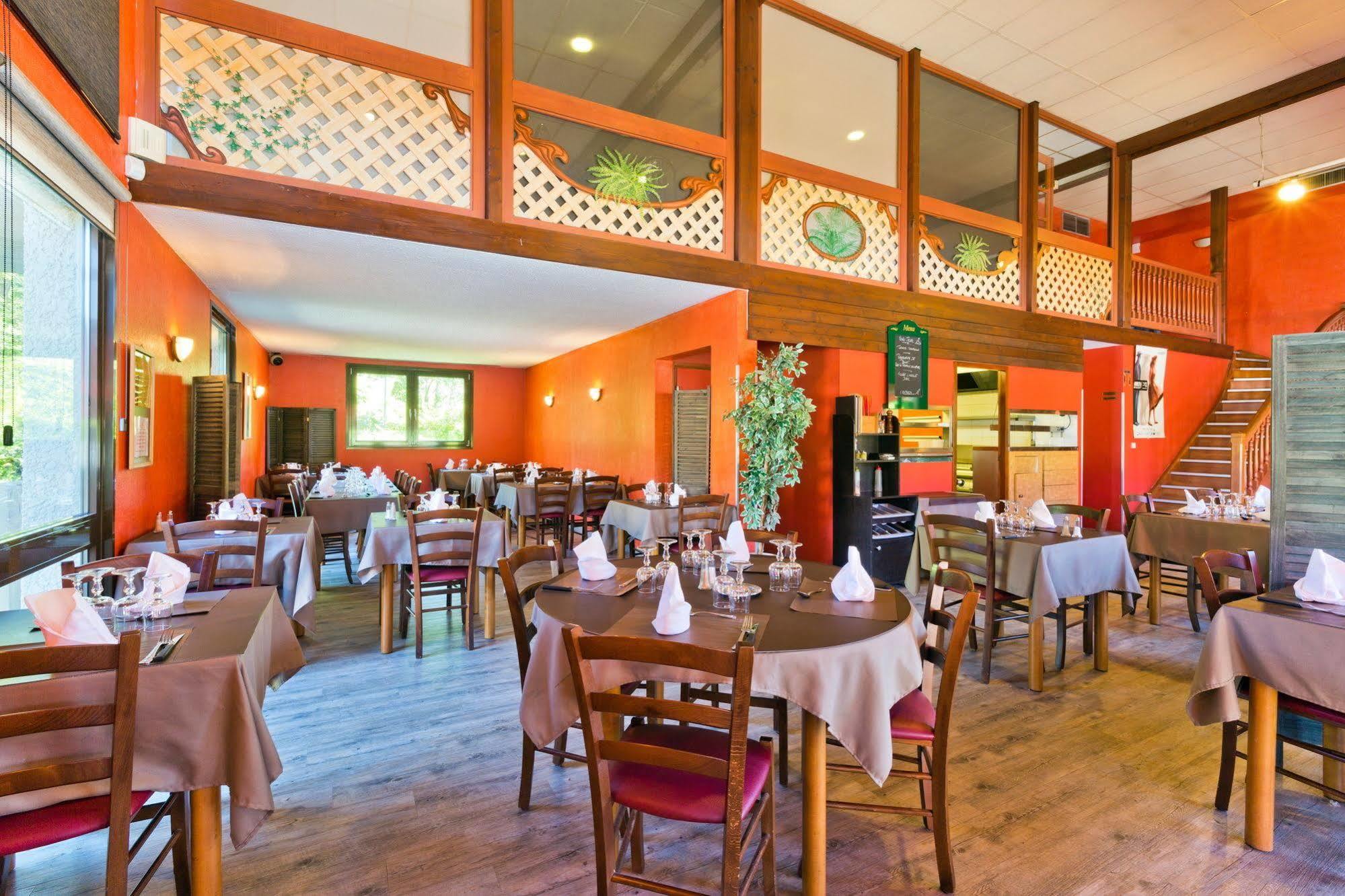 Albhotel Grill Alby-sur-Cheran Esterno foto